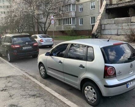 Сірий Фольксваген Поло, об'ємом двигуна 1.4 л та пробігом 150 тис. км за 5500 $, фото 2 на Automoto.ua