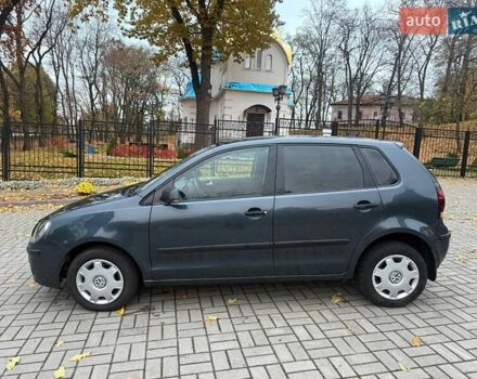 Серый Фольксваген Поло, объемом двигателя 1.4 л и пробегом 208 тыс. км за 4600 $, фото 4 на Automoto.ua