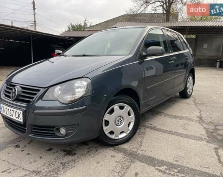Серый Фольксваген Поло, объемом двигателя 1.39 л и пробегом 208 тыс. км за 4500 $, фото 2 на Automoto.ua