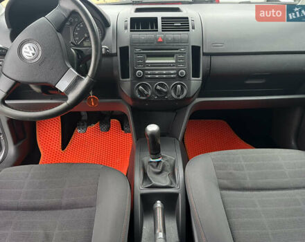 Серый Фольксваген Поло, объемом двигателя 1.42 л и пробегом 265 тыс. км за 5000 $, фото 10 на Automoto.ua