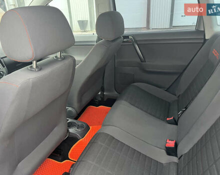 Серый Фольксваген Поло, объемом двигателя 1.42 л и пробегом 265 тыс. км за 5000 $, фото 12 на Automoto.ua