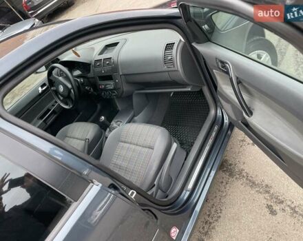 Серый Фольксваген Поло, объемом двигателя 1.39 л и пробегом 208 тыс. км за 4500 $, фото 8 на Automoto.ua