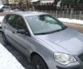 Серый Фольксваген Поло, объемом двигателя 1.4 л и пробегом 320 тыс. км за 5800 $, фото 1 на Automoto.ua