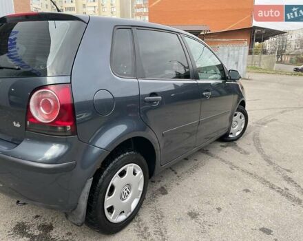 Серый Фольксваген Поло, объемом двигателя 1.39 л и пробегом 208 тыс. км за 4500 $, фото 6 на Automoto.ua