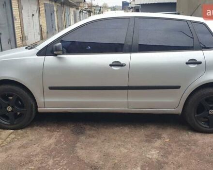 Серый Фольксваген Поло, объемом двигателя 1.4 л и пробегом 333 тыс. км за 3000 $, фото 3 на Automoto.ua