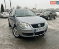Серый Фольксваген Поло, объемом двигателя 1.42 л и пробегом 265 тыс. км за 5000 $, фото 1 на Automoto.ua
