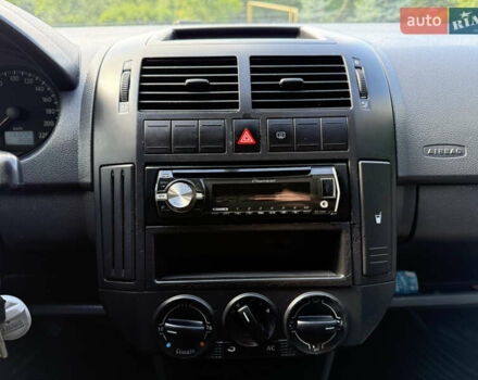 Серый Фольксваген Поло, объемом двигателя 1.39 л и пробегом 133 тыс. км за 4500 $, фото 15 на Automoto.ua