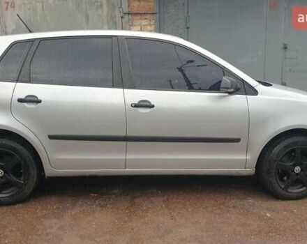 Серый Фольксваген Поло, объемом двигателя 1.4 л и пробегом 333 тыс. км за 3000 $, фото 4 на Automoto.ua