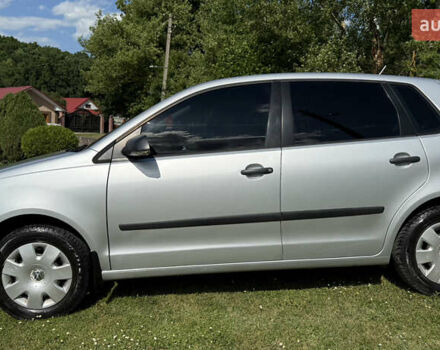 Серый Фольксваген Поло, объемом двигателя 1.39 л и пробегом 133 тыс. км за 4500 $, фото 2 на Automoto.ua