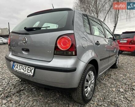 Серый Фольксваген Поло, объемом двигателя 1.4 л и пробегом 278 тыс. км за 5400 $, фото 4 на Automoto.ua