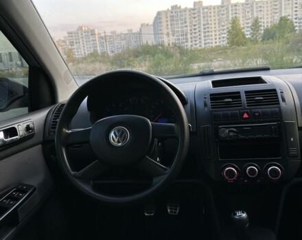 Серый Фольксваген Поло, объемом двигателя 1.4 л и пробегом 197 тыс. км за 3590 $, фото 5 на Automoto.ua