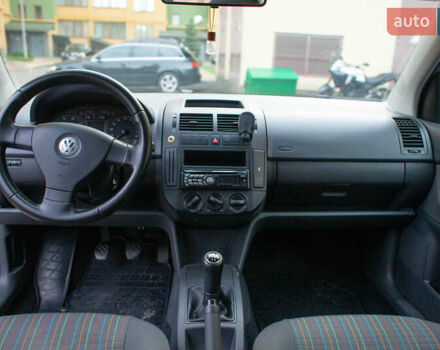 Сірий Фольксваген Поло, об'ємом двигуна 1.4 л та пробігом 183 тис. км за 5200 $, фото 7 на Automoto.ua