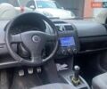 Серый Фольксваген Поло, объемом двигателя 1.4 л и пробегом 260 тыс. км за 3500 $, фото 3 на Automoto.ua