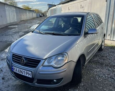 Серый Фольксваген Поло, объемом двигателя 1.4 л и пробегом 157 тыс. км за 4700 $, фото 1 на Automoto.ua