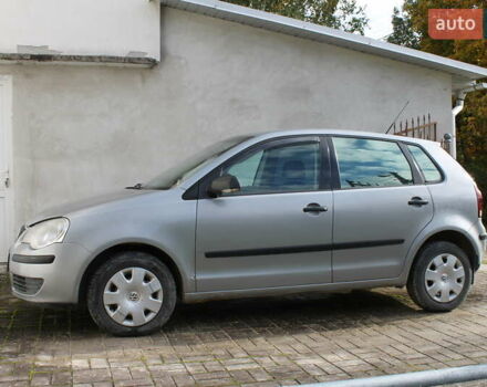 Серый Фольксваген Поло, объемом двигателя 1.4 л и пробегом 263 тыс. км за 4500 $, фото 6 на Automoto.ua