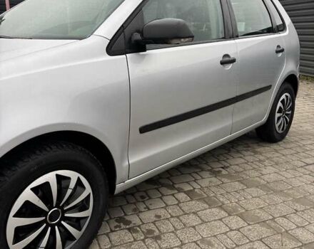 Серый Фольксваген Поло, объемом двигателя 1.39 л и пробегом 212 тыс. км за 5400 $, фото 4 на Automoto.ua