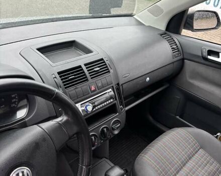 Серый Фольксваген Поло, объемом двигателя 1.39 л и пробегом 212 тыс. км за 5400 $, фото 11 на Automoto.ua