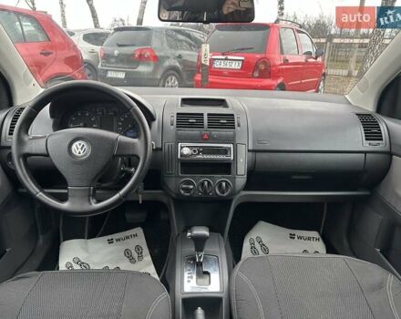 Серый Фольксваген Поло, объемом двигателя 1.4 л и пробегом 278 тыс. км за 5400 $, фото 15 на Automoto.ua