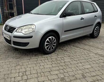 Серый Фольксваген Поло, объемом двигателя 1.39 л и пробегом 212 тыс. км за 5400 $, фото 1 на Automoto.ua