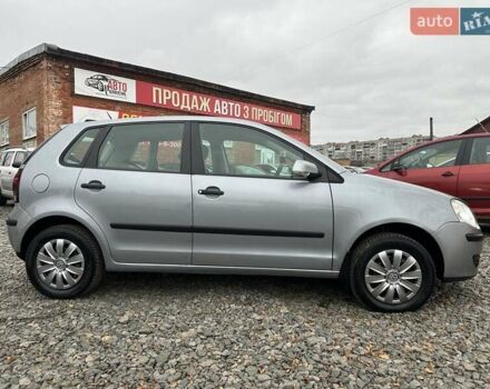 Серый Фольксваген Поло, объемом двигателя 1.4 л и пробегом 278 тыс. км за 5400 $, фото 7 на Automoto.ua