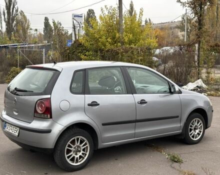 Сірий Фольксваген Поло, об'ємом двигуна 1.4 л та пробігом 276 тис. км за 5300 $, фото 3 на Automoto.ua