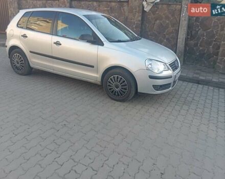 Сірий Фольксваген Поло, об'ємом двигуна 1.39 л та пробігом 215 тис. км за 4500 $, фото 2 на Automoto.ua