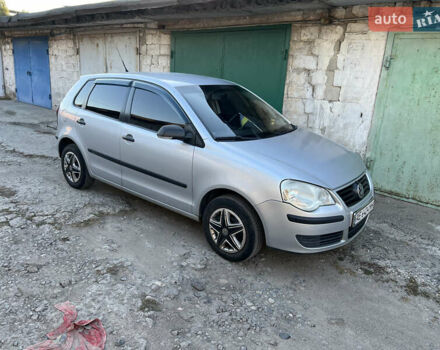 Сірий Фольксваген Поло, об'ємом двигуна 1.39 л та пробігом 137 тис. км за 4700 $, фото 2 на Automoto.ua