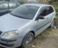 Серый Фольксваген Поло, объемом двигателя 1.4 л и пробегом 300 тыс. км за 3800 $, фото 1 на Automoto.ua