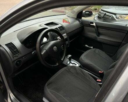 Сірий Фольксваген Поло, об'ємом двигуна 1.4 л та пробігом 276 тис. км за 5300 $, фото 11 на Automoto.ua