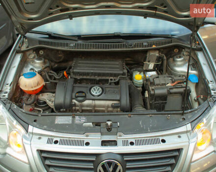 Сірий Фольксваген Поло, об'ємом двигуна 1.4 л та пробігом 183 тис. км за 5200 $, фото 8 на Automoto.ua