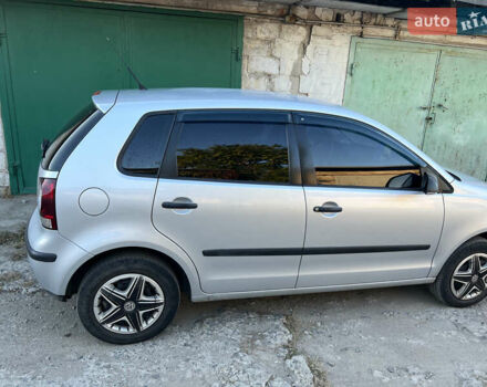 Сірий Фольксваген Поло, об'ємом двигуна 1.39 л та пробігом 137 тис. км за 4700 $, фото 3 на Automoto.ua