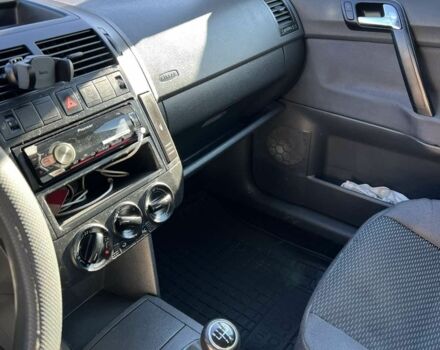 Серый Фольксваген Поло, объемом двигателя 1.4 л и пробегом 157 тыс. км за 4700 $, фото 3 на Automoto.ua