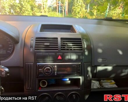 Серый Фольксваген Поло, объемом двигателя 1.4 л и пробегом 328 тыс. км за 4350 $, фото 1 на Automoto.ua