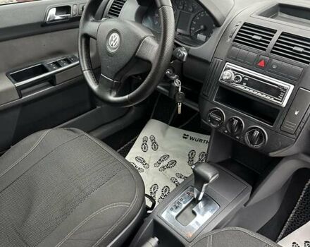 Серый Фольксваген Поло, объемом двигателя 1.4 л и пробегом 278 тыс. км за 5400 $, фото 16 на Automoto.ua