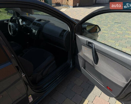 Серый Фольксваген Поло, объемом двигателя 1.4 л и пробегом 310 тыс. км за 4800 $, фото 7 на Automoto.ua