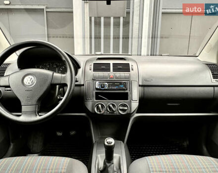 Серый Фольксваген Поло, объемом двигателя 1.4 л и пробегом 192 тыс. км за 5900 $, фото 16 на Automoto.ua