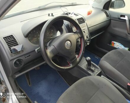 Серый Фольксваген Поло, объемом двигателя 1.2 л и пробегом 290 тыс. км за 4000 $, фото 6 на Automoto.ua