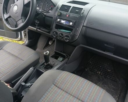 Серый Фольксваген Поло, объемом двигателя 1.4 л и пробегом 267 тыс. км за 4200 $, фото 1 на Automoto.ua