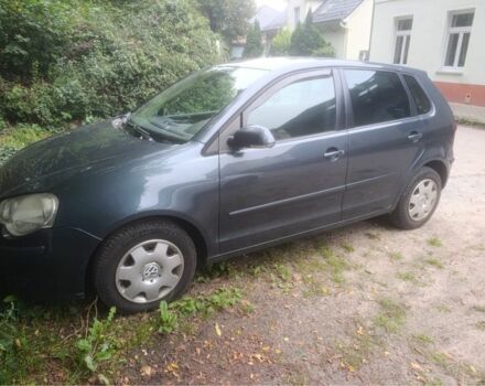 Серый Фольксваген Поло, объемом двигателя 1.4 л и пробегом 250 тыс. км за 5700 $, фото 1 на Automoto.ua