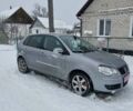 Серый Фольксваген Поло, объемом двигателя 1.2 л и пробегом 175 тыс. км за 5477 $, фото 1 на Automoto.ua