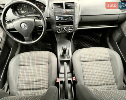 Серый Фольксваген Поло, объемом двигателя 1.4 л и пробегом 192 тыс. км за 5900 $, фото 15 на Automoto.ua