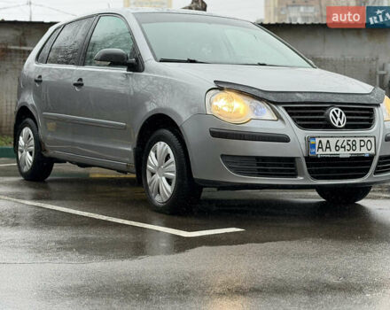Серый Фольксваген Поло, объемом двигателя 1.39 л и пробегом 153 тыс. км за 3999 $, фото 1 на Automoto.ua