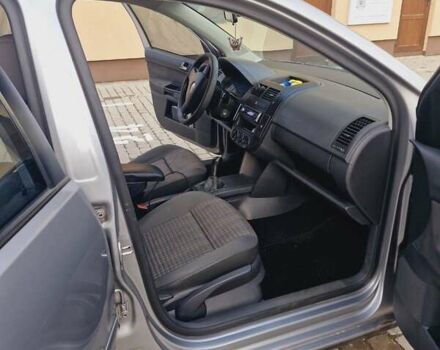 Серый Фольксваген Поло, объемом двигателя 1.4 л и пробегом 217 тыс. км за 5999 $, фото 18 на Automoto.ua