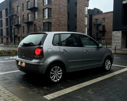 Серый Фольксваген Поло, объемом двигателя 1.39 л и пробегом 156 тыс. км за 4700 $, фото 3 на Automoto.ua