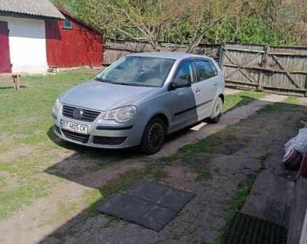 Серый Фольксваген Поло, объемом двигателя 1.2 л и пробегом 216 тыс. км за 4500 $, фото 3 на Automoto.ua