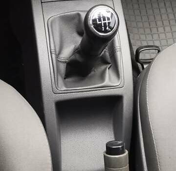 Серый Фольксваген Поло, объемом двигателя 1.4 л и пробегом 407 тыс. км за 5100 $, фото 12 на Automoto.ua