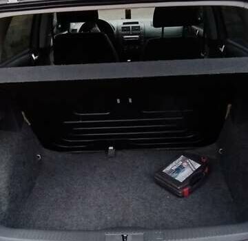 Серый Фольксваген Поло, объемом двигателя 1.4 л и пробегом 407 тыс. км за 5100 $, фото 5 на Automoto.ua