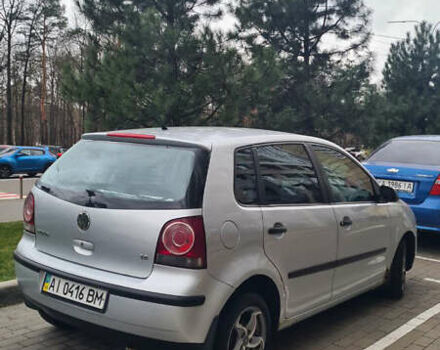 Серый Фольксваген Поло, объемом двигателя 1.4 л и пробегом 289 тыс. км за 5000 $, фото 1 на Automoto.ua