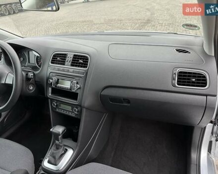 Серый Фольксваген Поло, объемом двигателя 1.6 л и пробегом 177 тыс. км за 8650 $, фото 22 на Automoto.ua