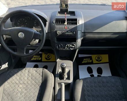 Серый Фольксваген Поло, объемом двигателя 1.2 л и пробегом 190 тыс. км за 5000 $, фото 8 на Automoto.ua